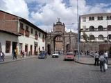 [Photo of a street in Cusco]