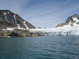 [Photo of Apusiaajik glacier]